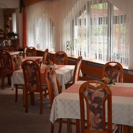 Hotel Amos Fulnek 외부 사진