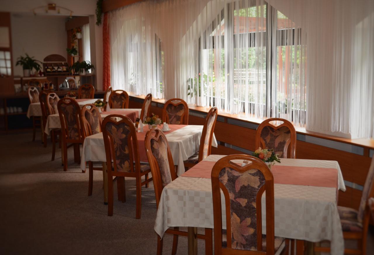 Hotel Amos Fulnek 외부 사진
